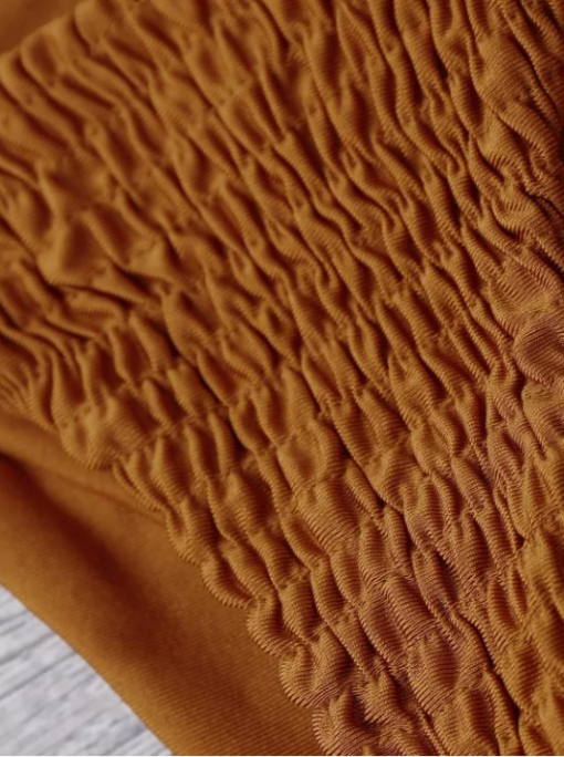 traje de baño color naranja
