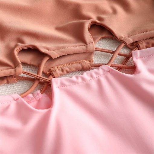 Bikini un hombro colores cremas